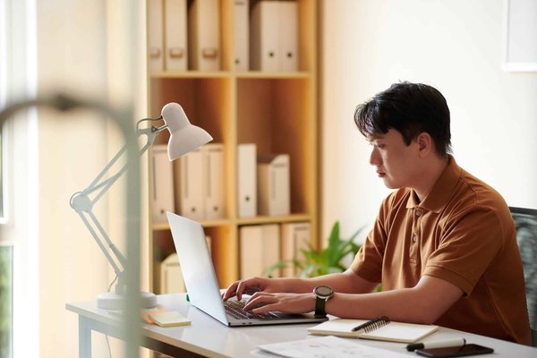 Quels sont les avantages de l'email transactionnel dans le parcours client d'une boutique en ligne?